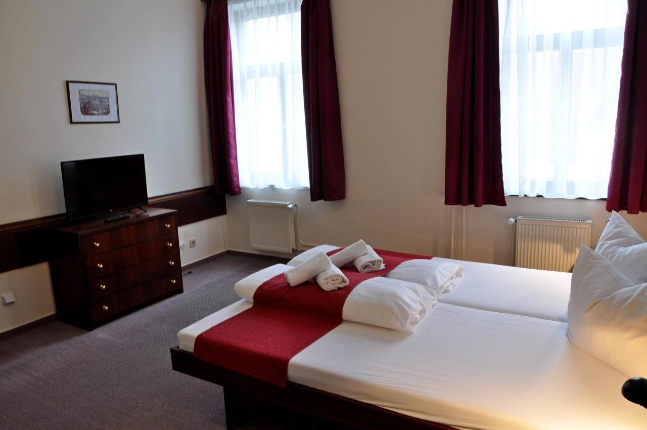 Hotel U Bileho Kone Loket Værelse billede