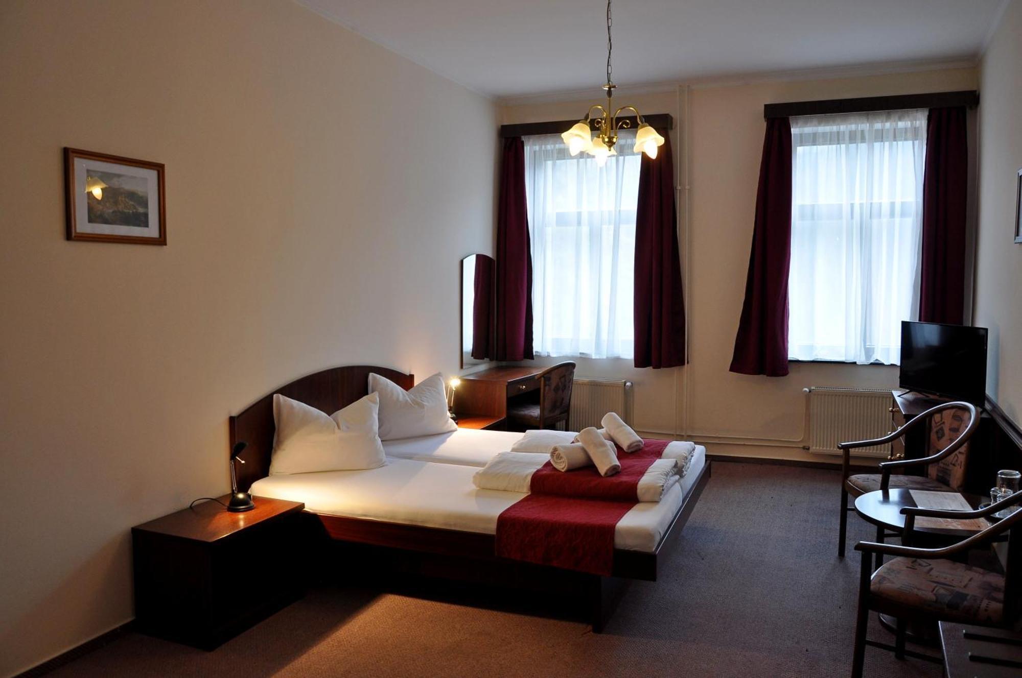 Hotel U Bileho Kone Loket Værelse billede