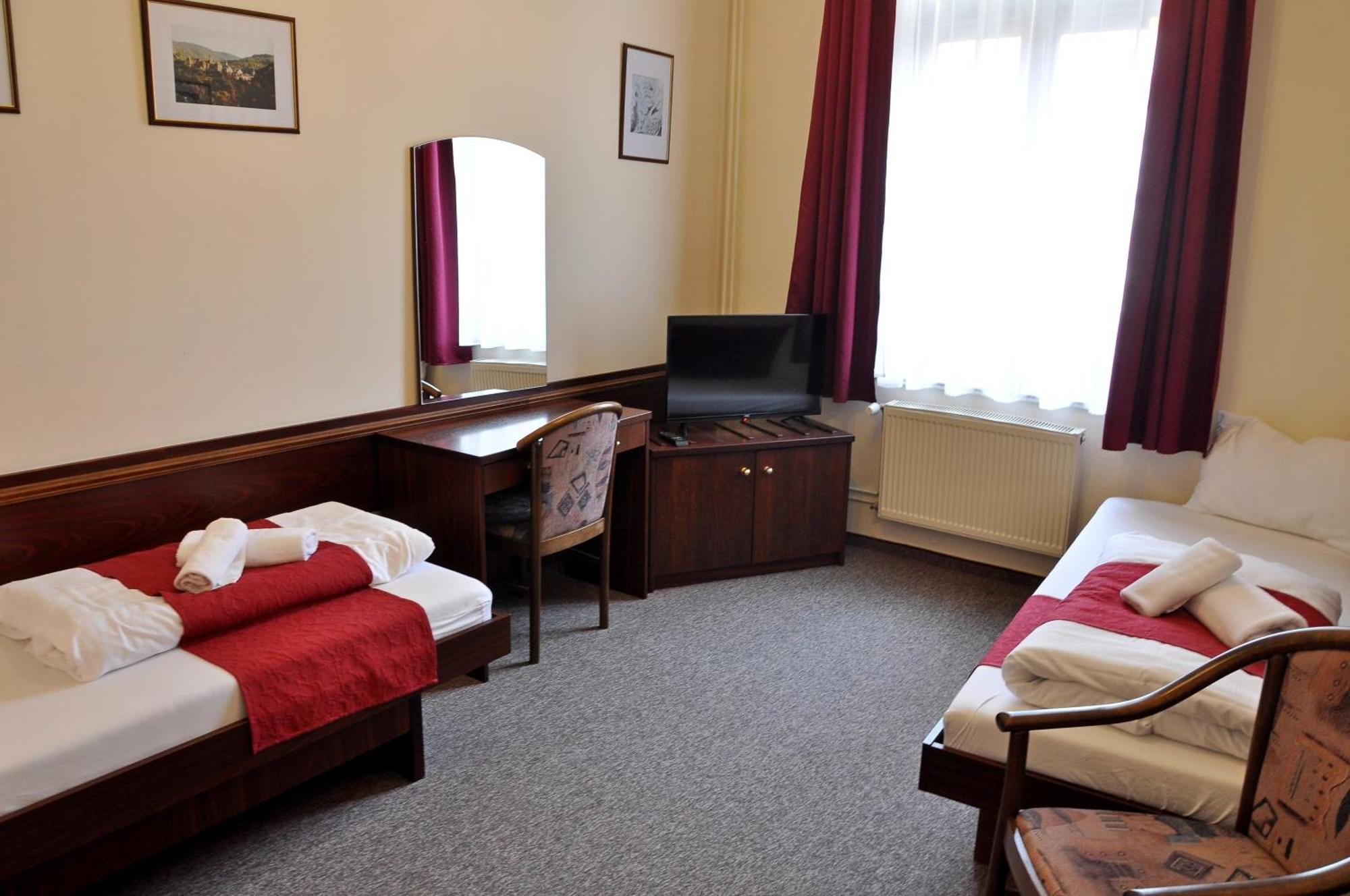 Hotel U Bileho Kone Loket Værelse billede